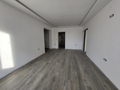 Vânzare apartament 2 camere, situat în Rovinari, strada Florilor