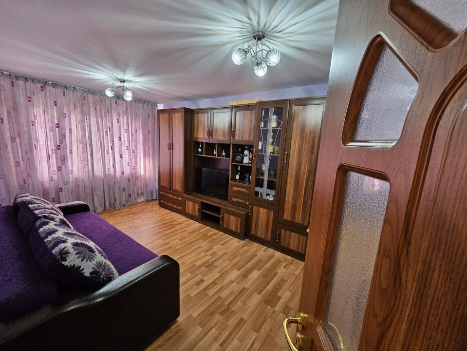 Vânzare apartament 2 camere, în Târgu Jiu, strada Termocentralei - zona Mall