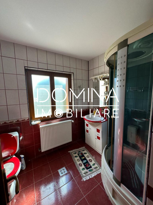  Vânzare proprietate impunătoare, strada Bujorului - cartier Primăverii