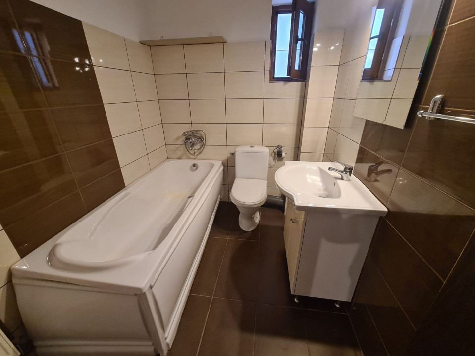 Închiriere spațiu comercial sau de birouri,  în Tg Jiu, str. 16 Februarie