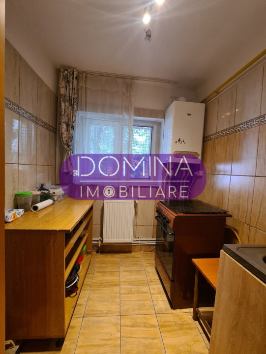 Vânzare garsonieră confort 1 situată în Târgu Jiu, Strada Garofiței