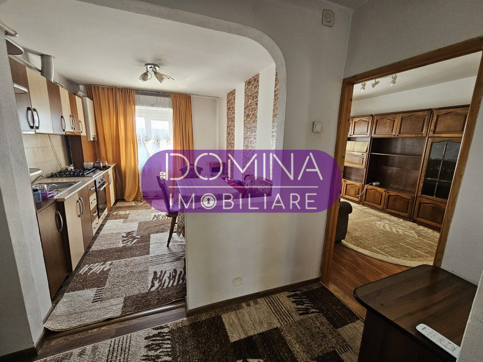 Vânzare apartament 3 camere, în Târgu Jiu, strada Victoriei - zona Peco OMV