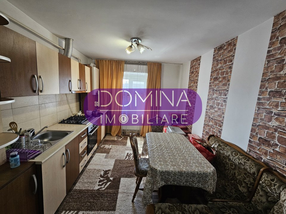 Vânzare apartament 3 camere, în Târgu Jiu, strada Victoriei - zona Peco OMV