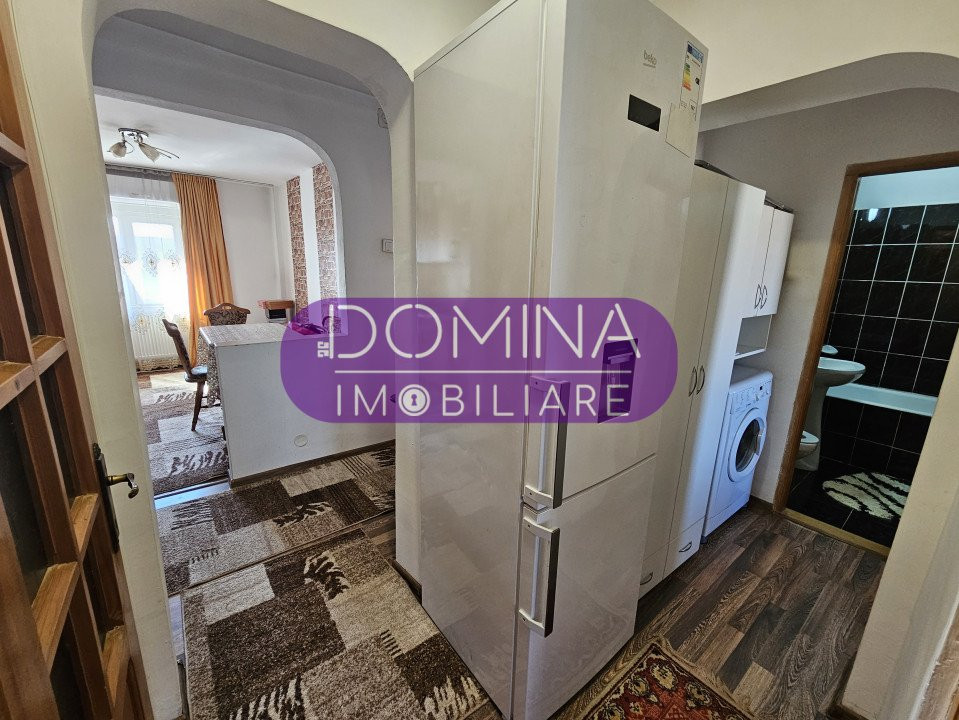 Vânzare apartament 3 camere, în Târgu Jiu, strada Victoriei - zona Peco OMV