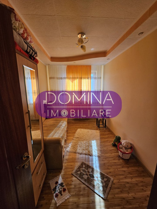 Vânzare apartament 3 camere, în Târgu Jiu, strada Minerilor - zona Pieței 9 Mai