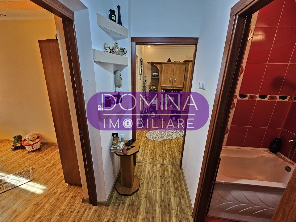 Vânzare apartament 3 camere, în Târgu Jiu, strada Minerilor - zona Pieței 9 Mai