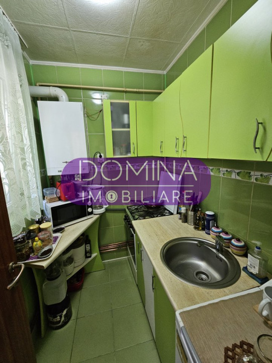 Vânzare apartament 3 camere, în Târgu Jiu, strada Minerilor - zona Pieței 9 Mai