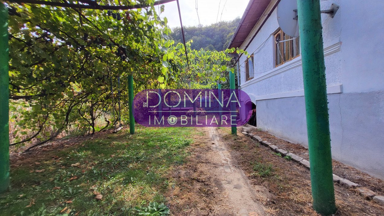 Vânzare casă în Tismana, la doar 1,8 km de Mănăstirea Tismana - zonă turistică