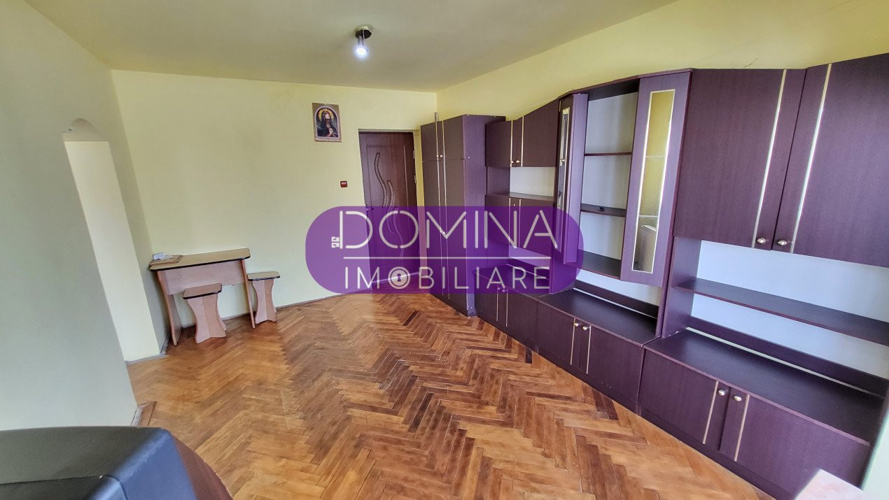 Vânzare apartament 2 camere, situat în Târgu Jiu, Aleea Plopilor - zona 9 Mai