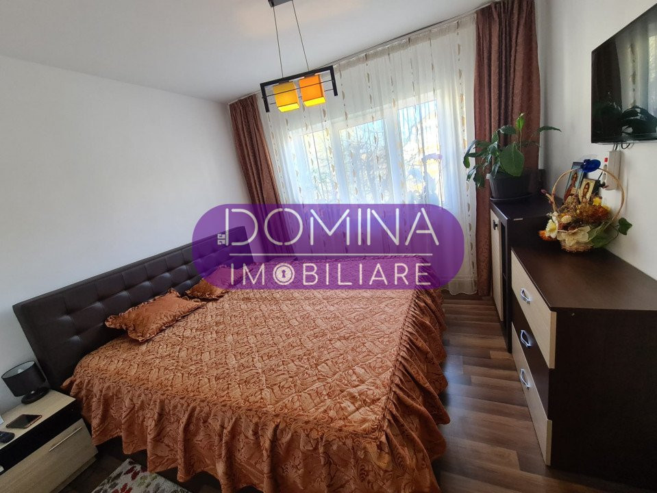 Vânzare apartament 3 camere, etaj 2, strada 9 Mai - zona Mall