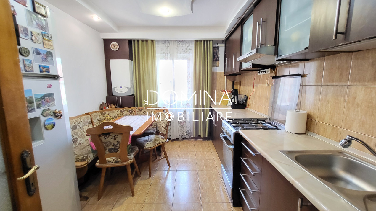 Vânzare apartament 3 camere - Bld. Constantin Brâncuși - zona Pieței Centrale 