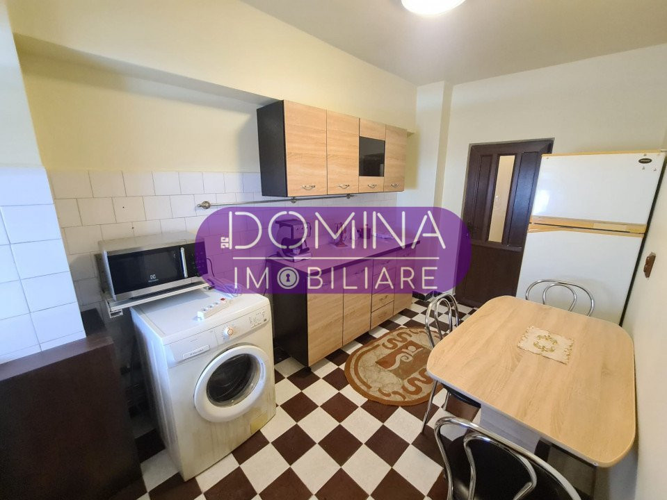 Închiriere apartament 3 camere, et. 1, *ultracentral* - str. Victoriei