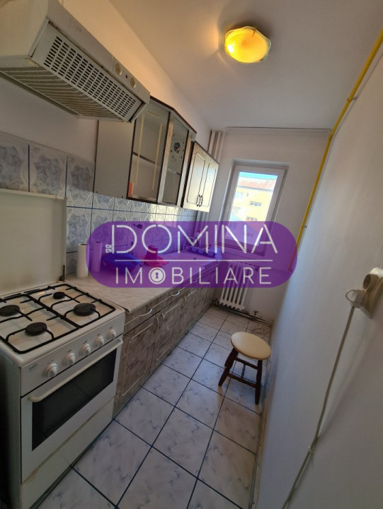 Vânzare apartament 2 camere, situat în Târgu Jiu, Aleea Plopilor - zona 9 Mai