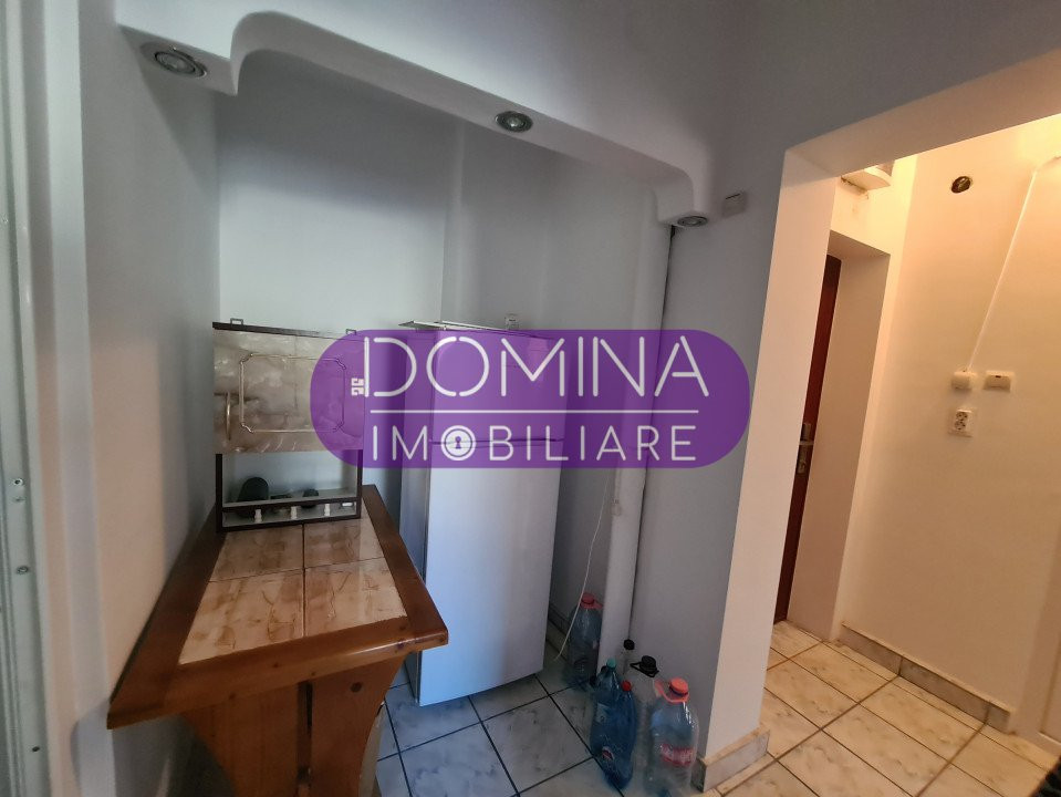 Vânzare apartament 2 camere, situat în Târgu Jiu, Aleea Plopilor - zona 9 Mai