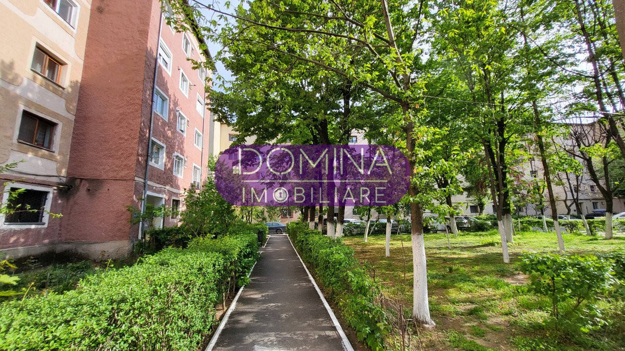 Vânzare apartament 2 camere + boxă, în Târgu Jiu, cartier Traian