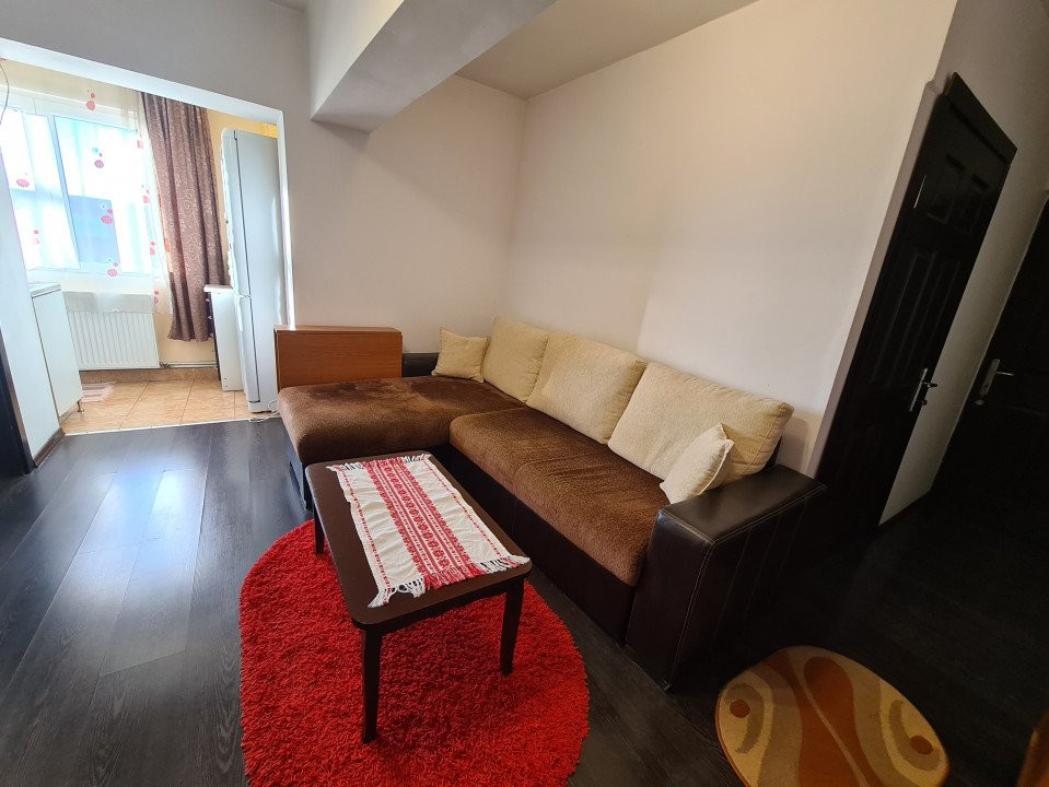 Vânzare apartament 2 camere în Târgu Jiu, strada Victoriei - zona Peco OMV