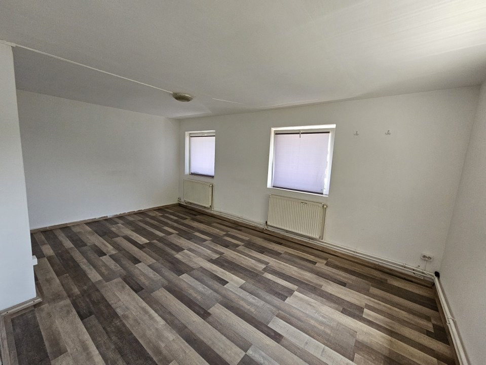 Închiriere spațiu, et.1,  300 mp, situat în Târgu Jiu,  Calea București