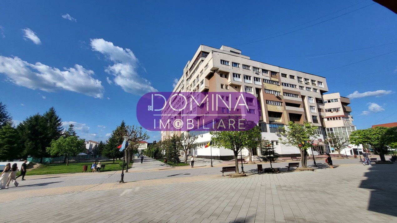 Vânzare apartament cu 3 camere, ULTRACENTRAL, 99 mp, strada Victoriei pietonal
