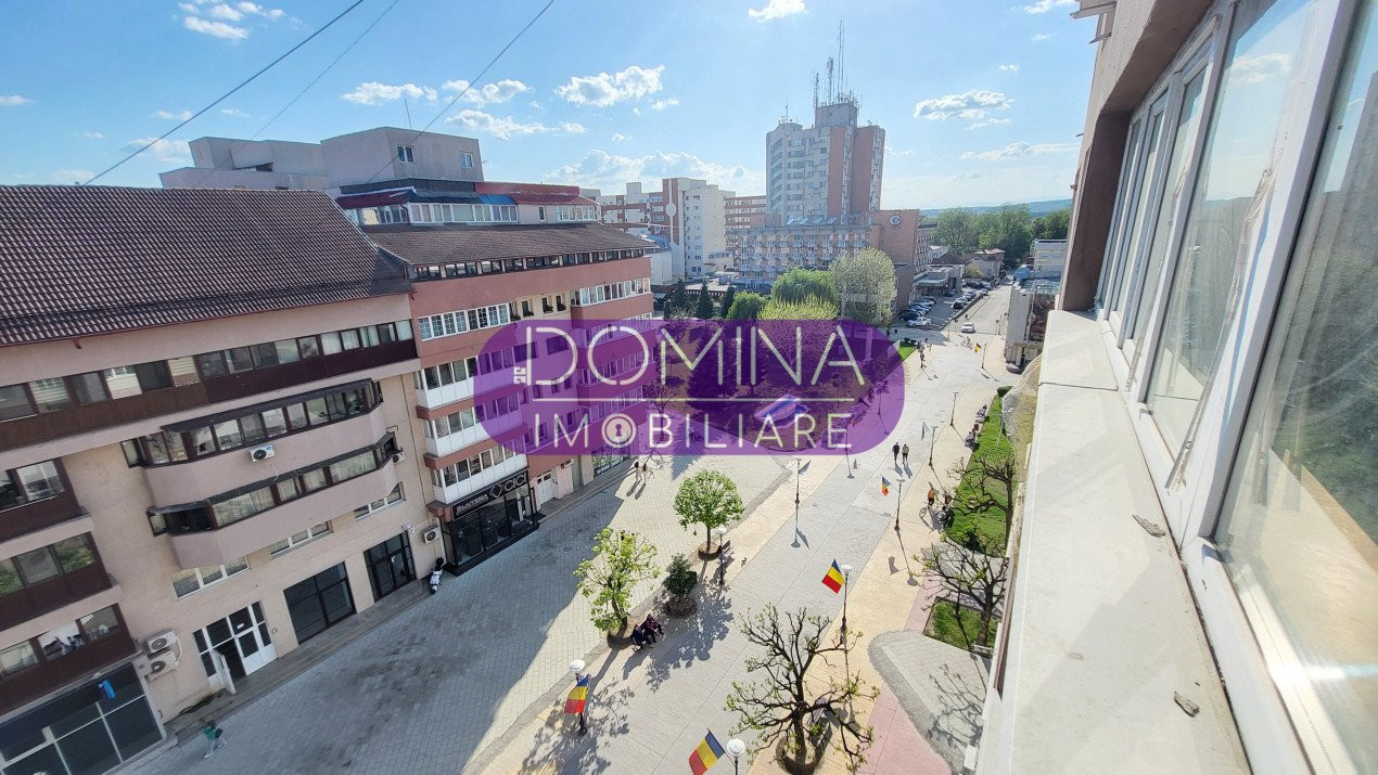 Vânzare apartament cu 3 camere, ULTRACENTRAL, 99 mp, strada Victoriei pietonal