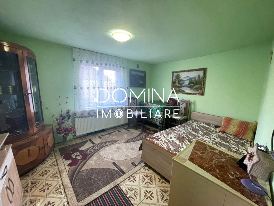 Vânzare casă P+M - la strada principală - Drăguțești