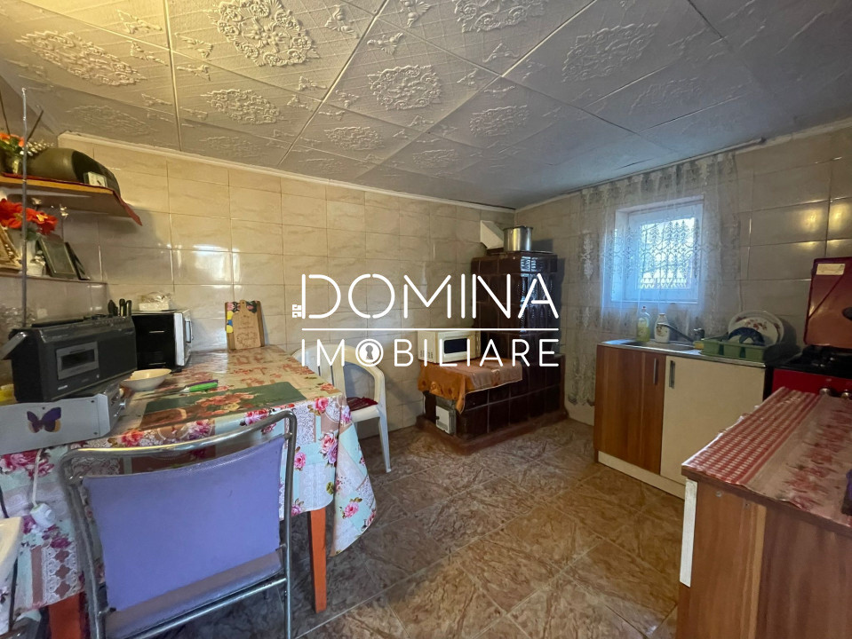 Vânzare casă P+M - la strada principală - Drăguțești