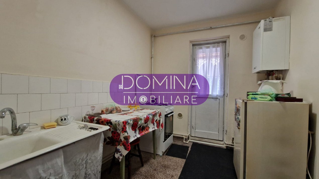 Vânzare apartament 3 camere, situat în Târgu Jiu, strada Nicolae Bălcescu