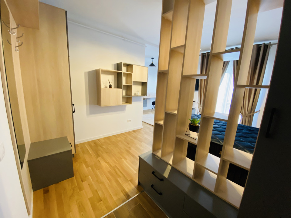 Închiriere garsonieră - strada Revoluţiei (zona Victoriei-Lidl)