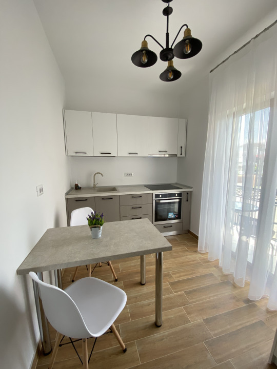 Închiriere garsonieră - strada Revoluţiei (zona Victoriei-Lidl)