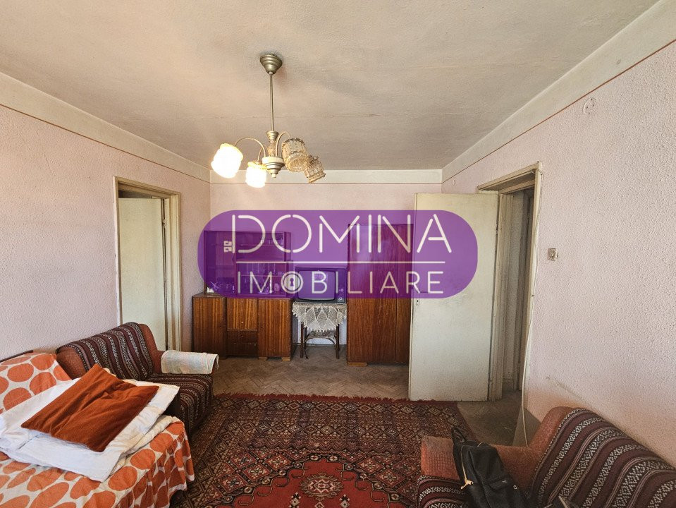 Vânzare apartament 2 camere, et. 3, zonă centrală – M.C. Oancea