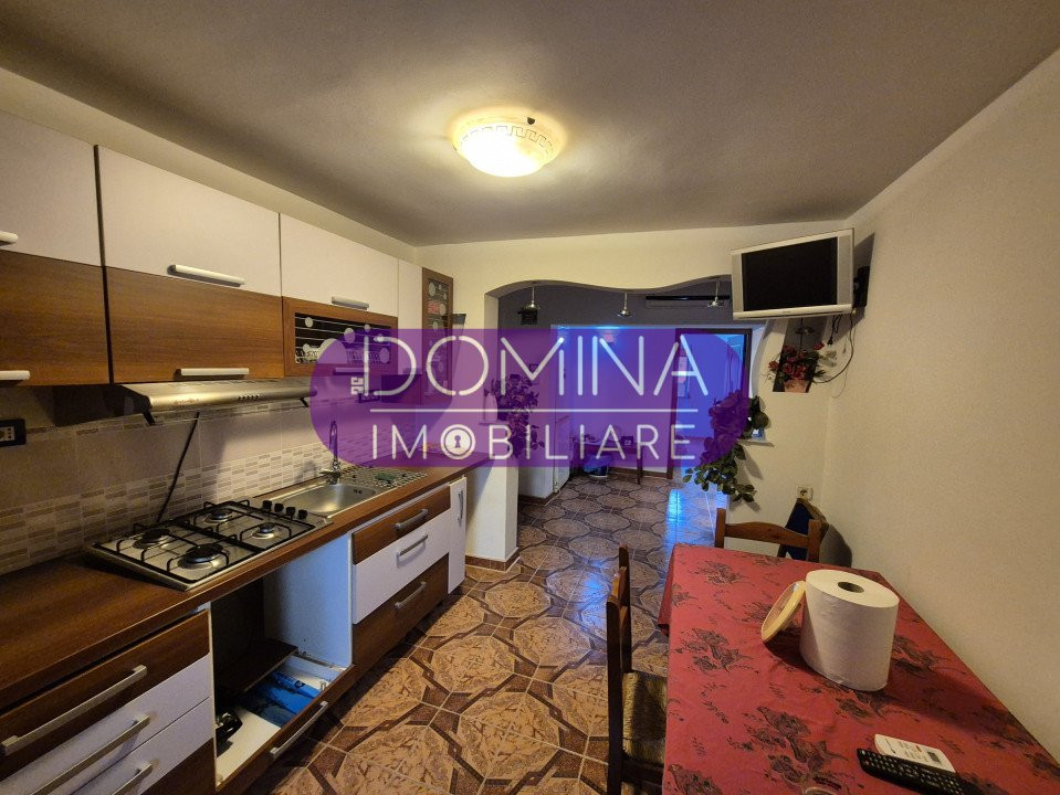 Vânzare apartament 3 camere, decomandat, 67 mp, în Rovinari, str. Termocentralei