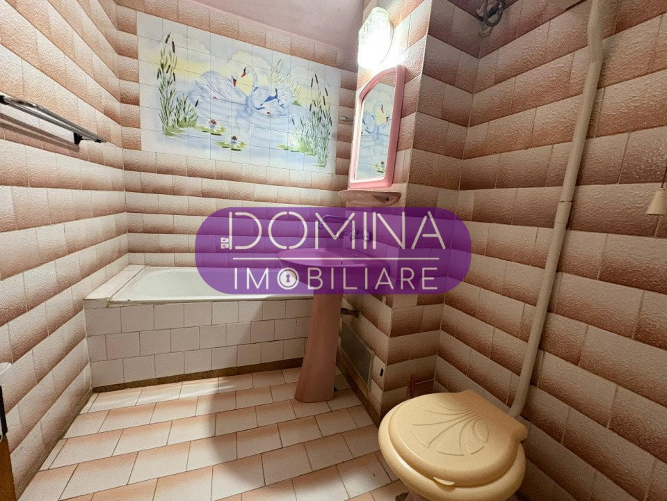 Vânzare apartament 3 camere situat în Târgu Jiu, zonă centrală, str. Revoluției