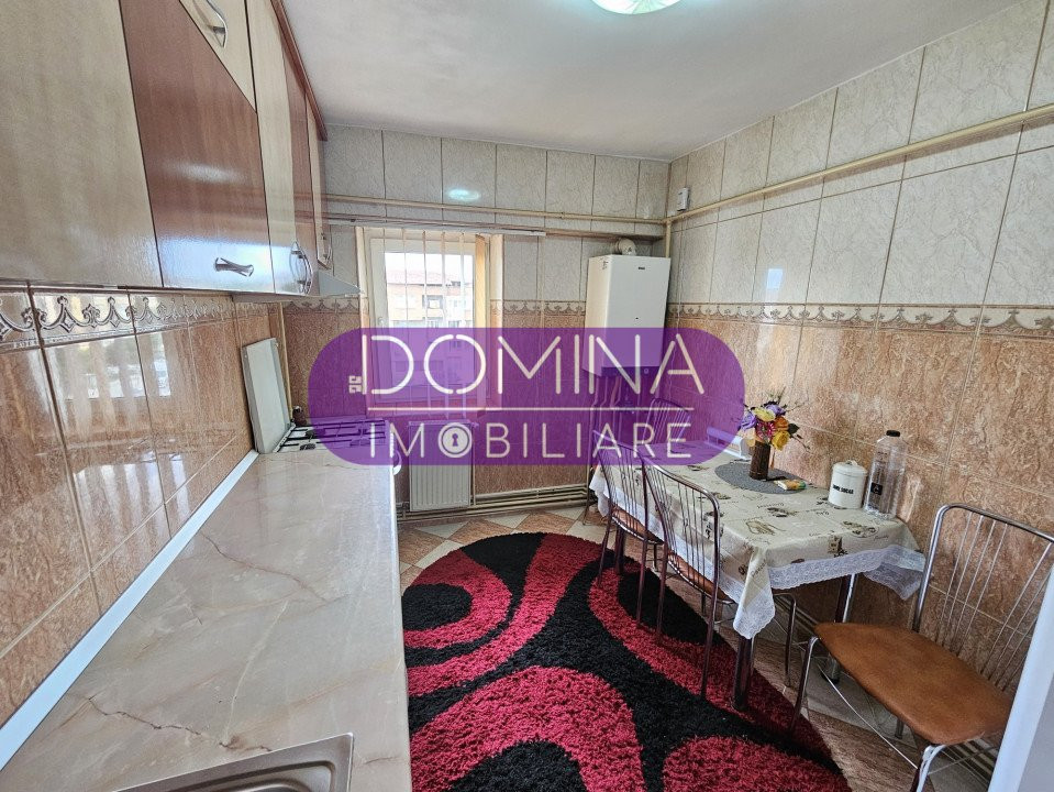 Închiriere apartament 3 camere situat în Târgu Jiu, Strada 9 Mai - zona Mall