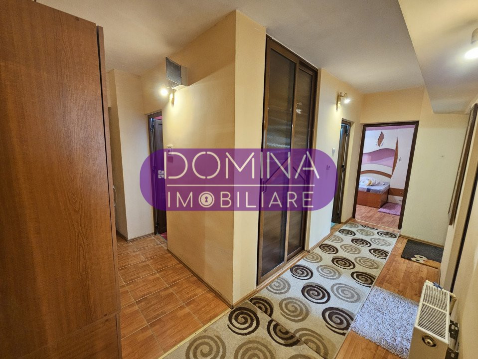 Închiriere apartament 3 camere situat în Târgu Jiu, Strada 9 Mai - zona Mall