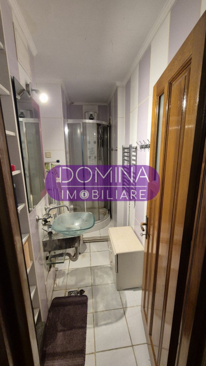 Închiriere apartament 3 camere situat în zonă centrală, strada Victoriei 