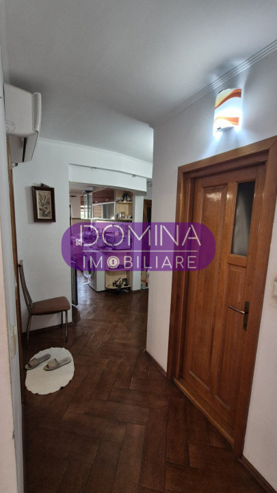 Închiriere apartament 3 camere situat în zonă centrală, strada Victoriei 