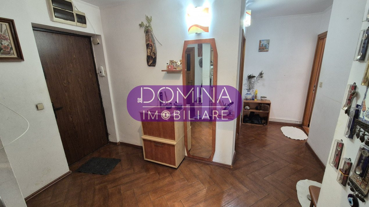 Închiriere apartament 3 camere situat în zonă centrală, strada Victoriei 