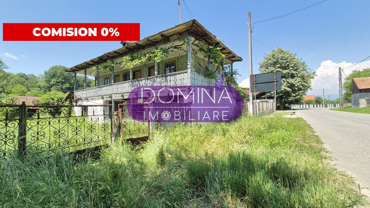 Casă cu arhitectură tradițională și teren generos, în comuna Drăguțești