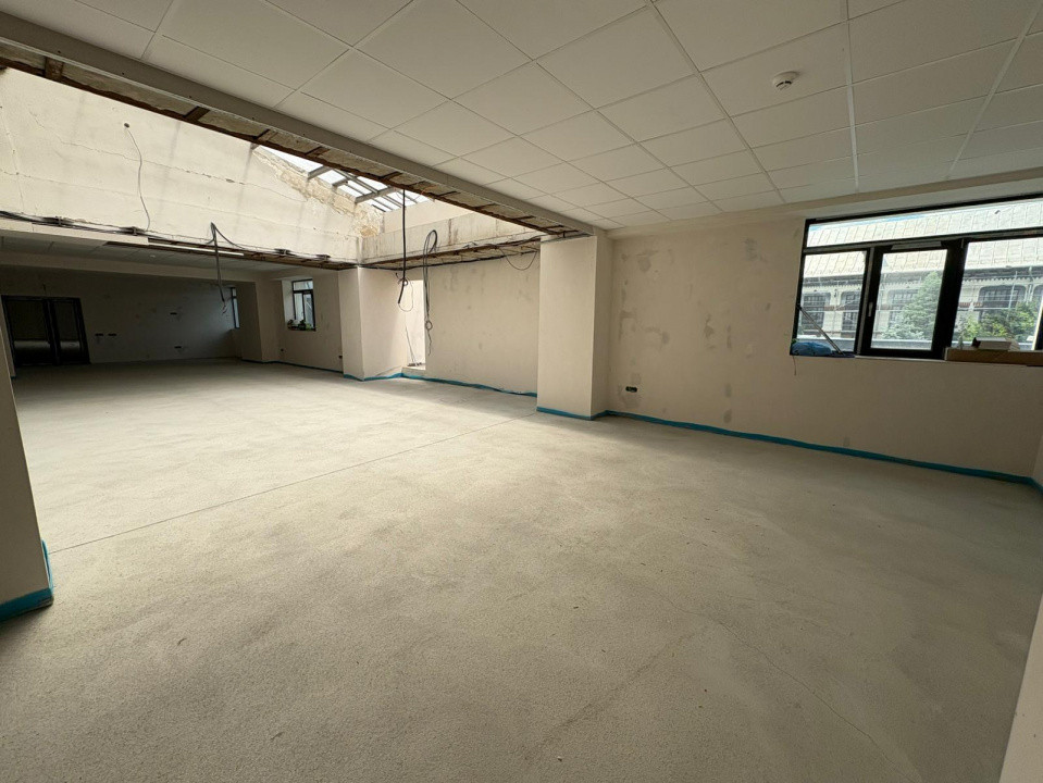 Închiriere spațiu birou *236 mp - ultracentral * - trafic intens