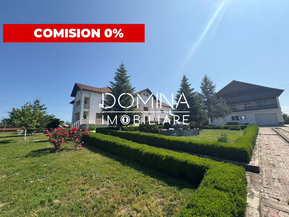 *Conac impresionant* cu arhitectură simetrică - pretabil reședință sau business