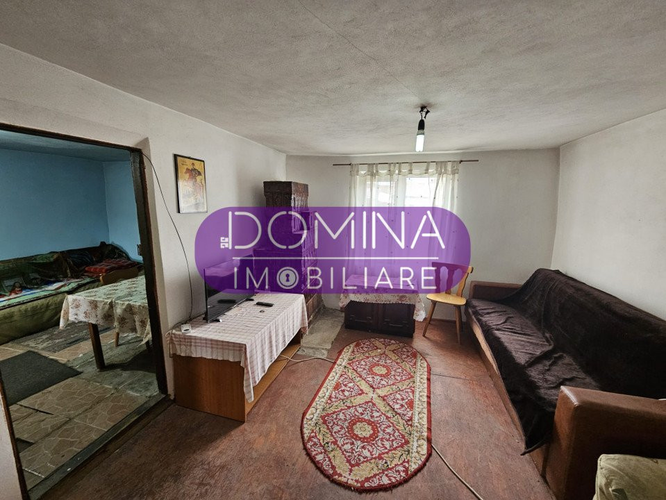 Vânzare casă P+1 situată în comuna Ciuperceni, sat Strâmba-Vulcan