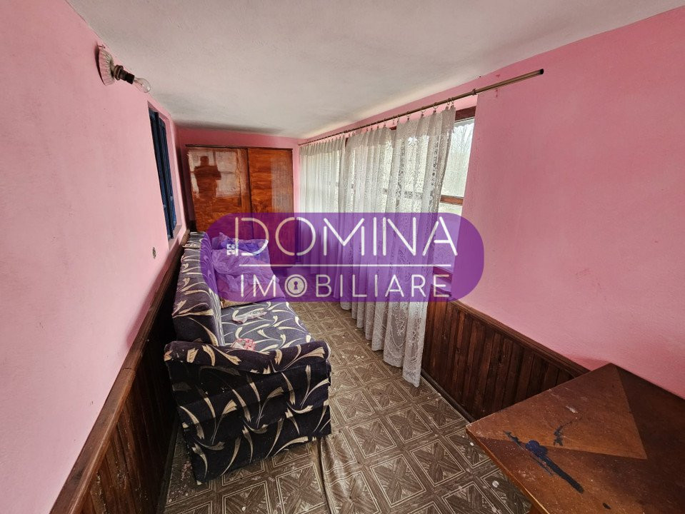 Vânzare casă P+1 situată în comuna Ciuperceni, sat Strâmba-Vulcan