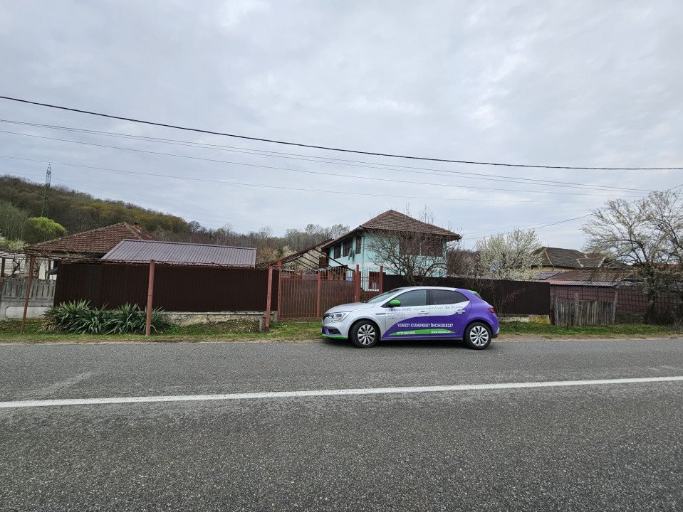 Vânzare casă P+1 situată în comuna Ciuperceni, sat Strâmba-Vulcan