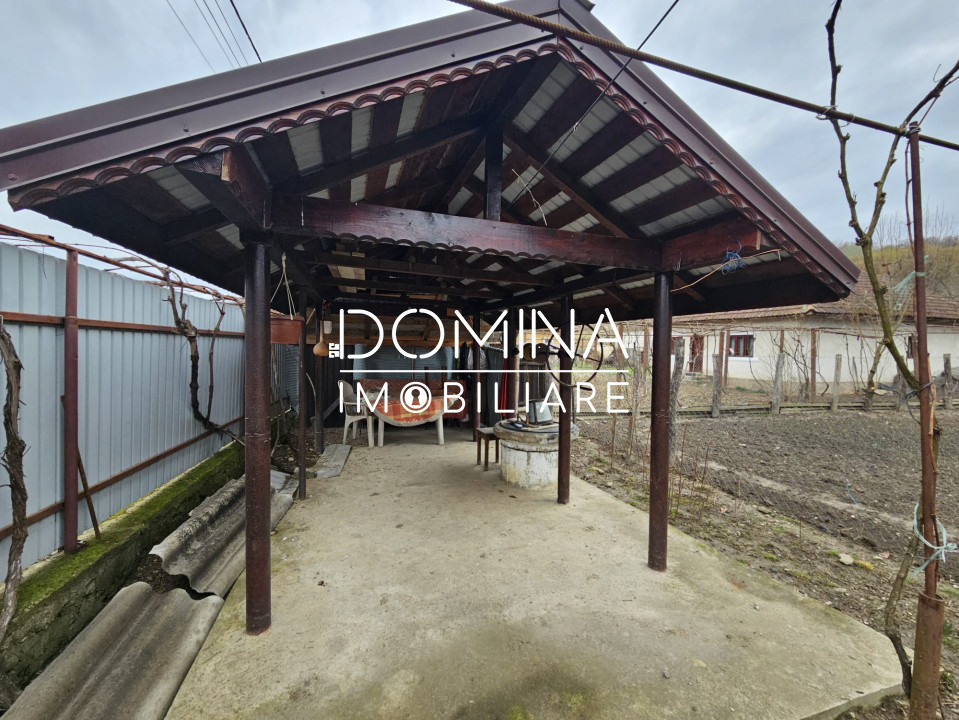 Vânzare casă P+1 situată în comuna Ciuperceni, sat Strâmba-Vulcan