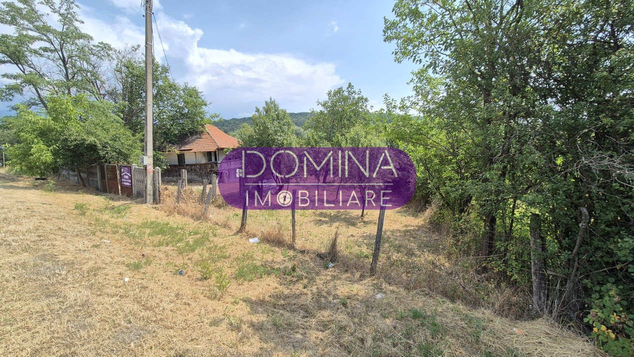 Vânzare casă bătrânească și teren în apropiere de complex turistic – Mușetești