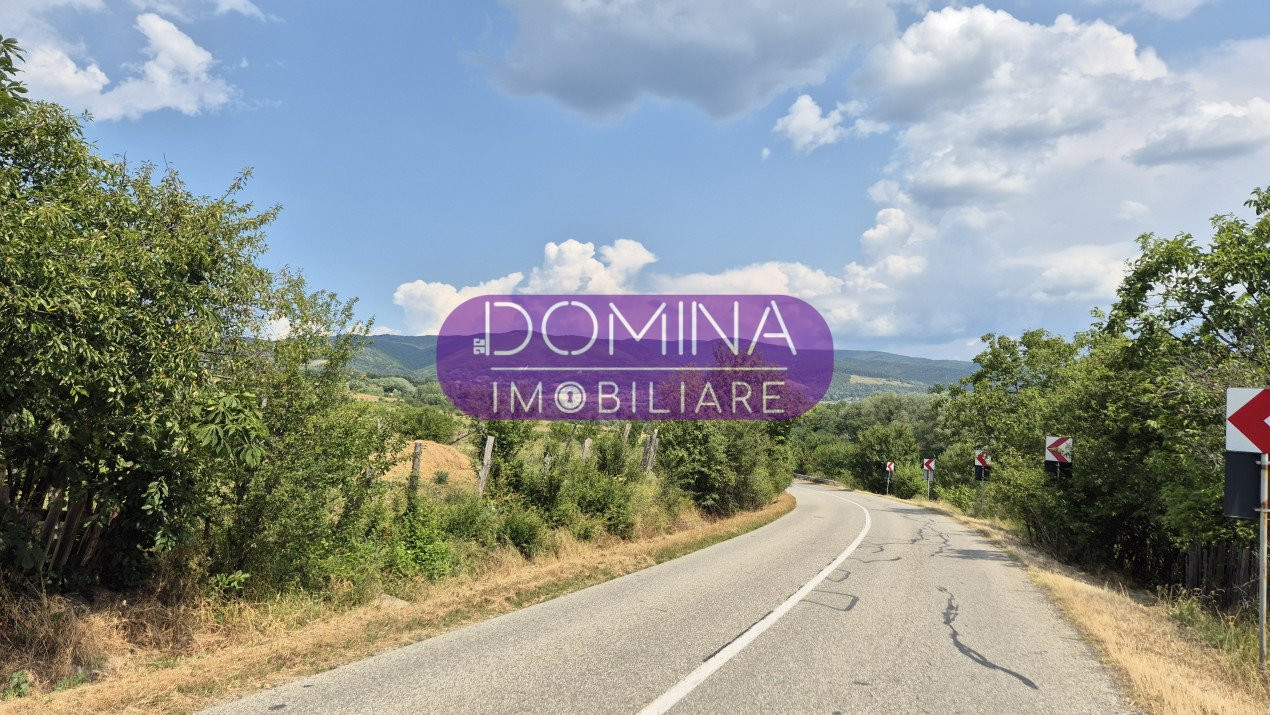 Vânzare casă bătrânească și teren în apropiere de complex turistic – Mușetești