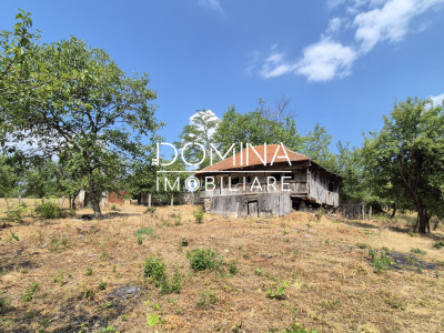 Vânzare casă bătrânească și teren în apropiere de complex turistic – Mușetești