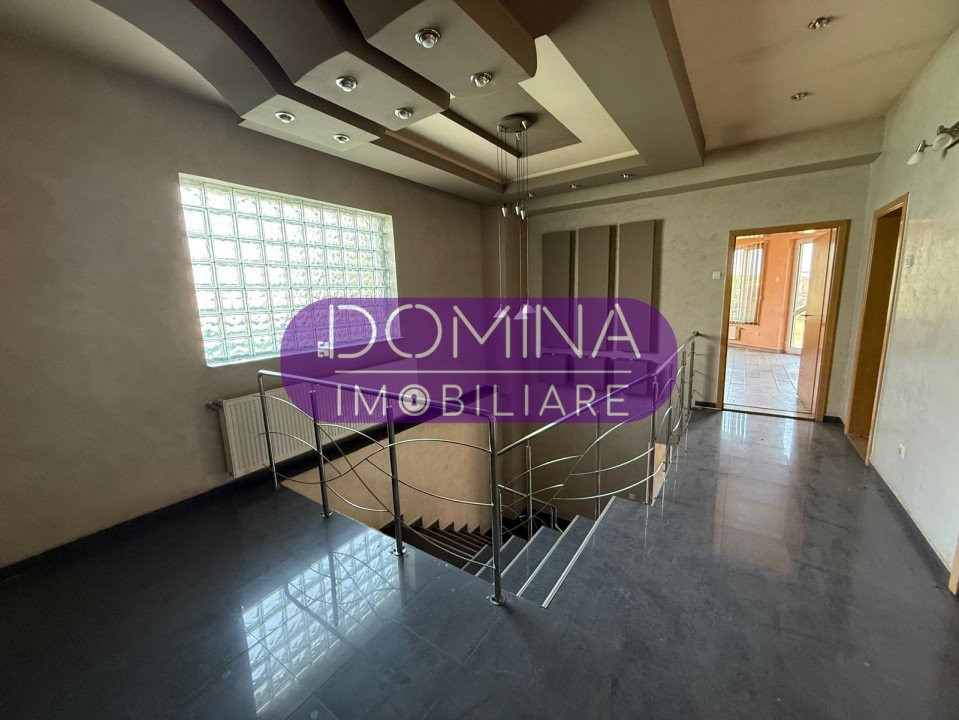 Vânzare proprietate industrială - Târgu Jiu - *teren + hală + birouri*