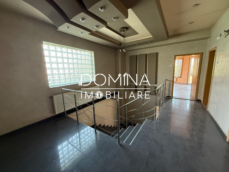 Vânzare proprietate industrială - Târgu Jiu - *teren + hală + birouri*