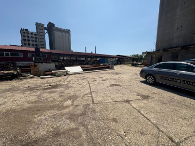 Vânzare proprietate industrială - Târgu Jiu - *teren + hală + birouri*