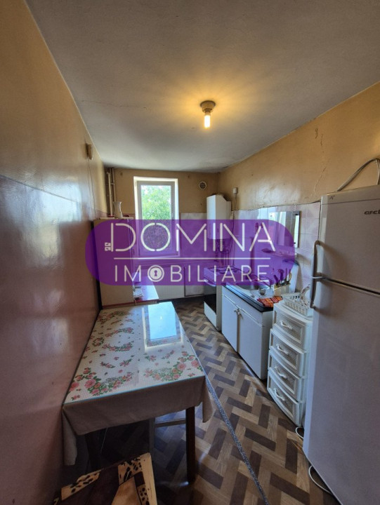 Vânzare apartament 3 camere *etaj 2 - decomandat* - Strada Zambilelor